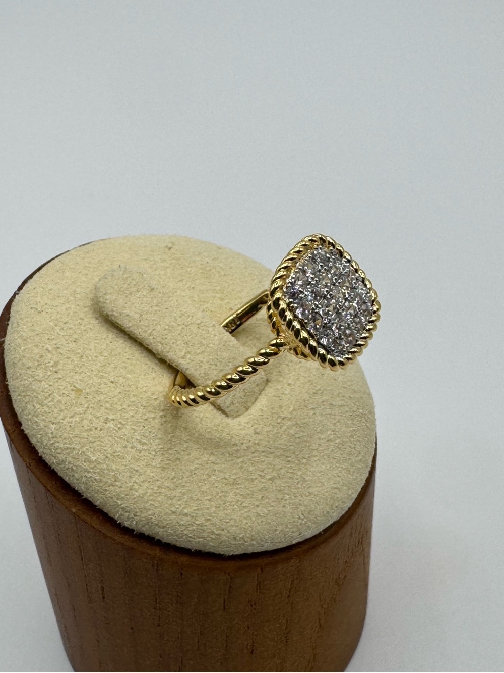 18k Pave Ring - Picture 8 of 11